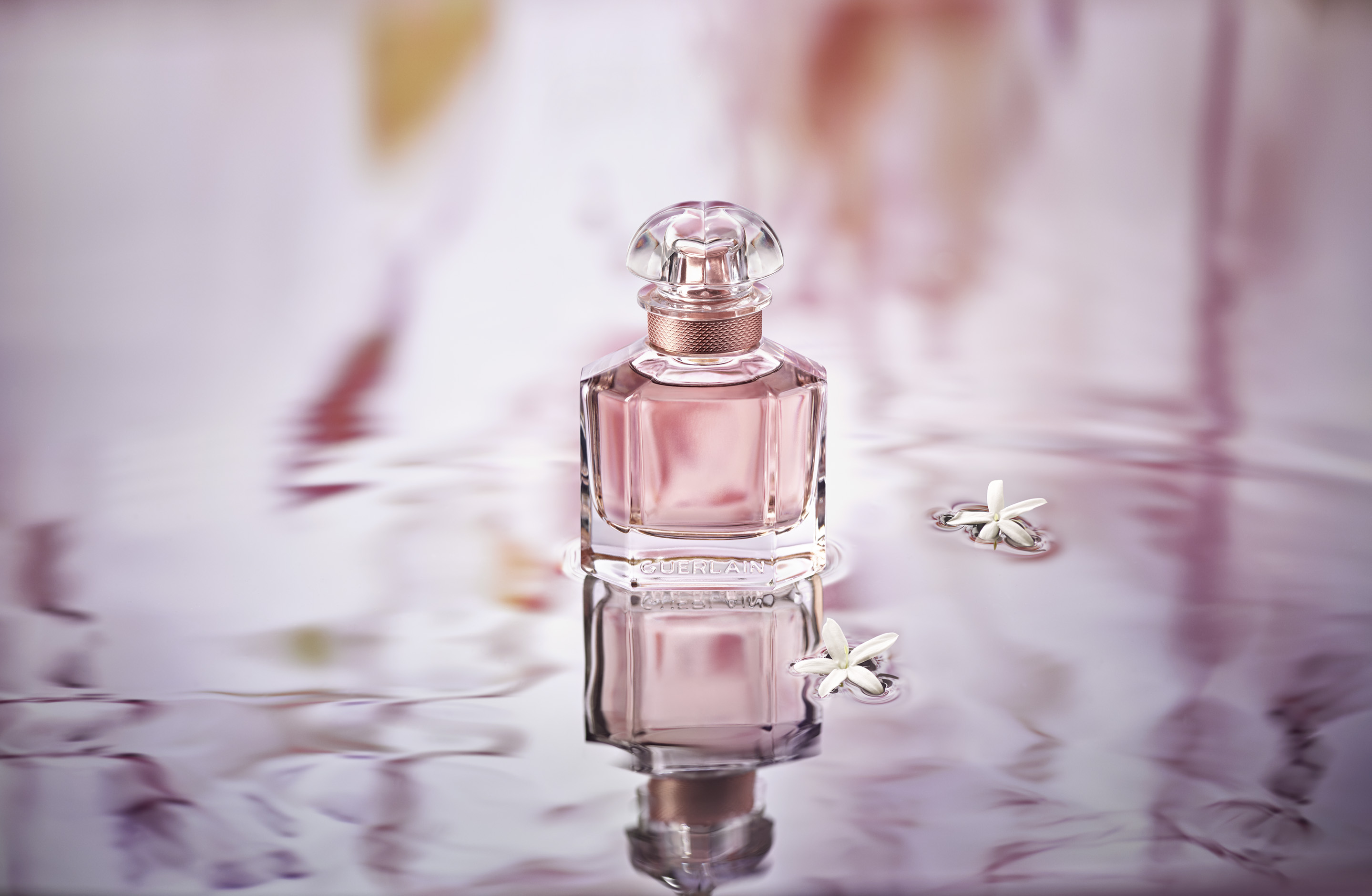 Mon Guerlain, la délicate éclosion d’une eau de parfum florale VieDeLuxe.fr