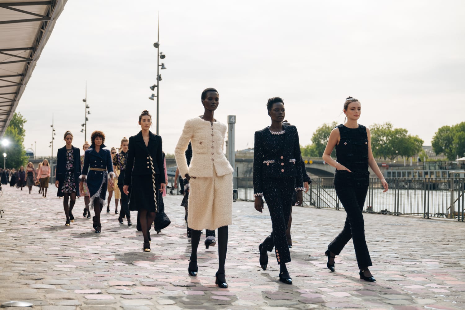 La Parisienne à l’honneur au défilé Chanel Haute Couture AutomneHiver